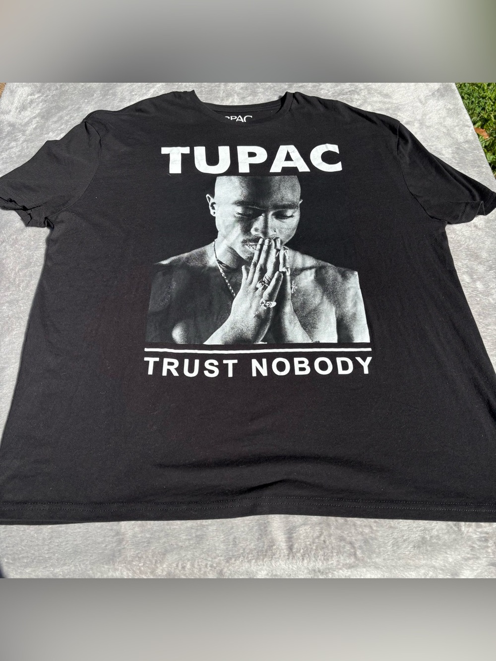 Tupac Branded T Shirt Size 2XL Mens Tupac “Trust No One” -READ